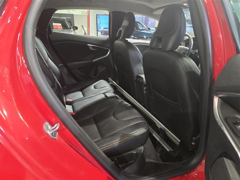 Volvo V40 Cross Country vaihtoauto