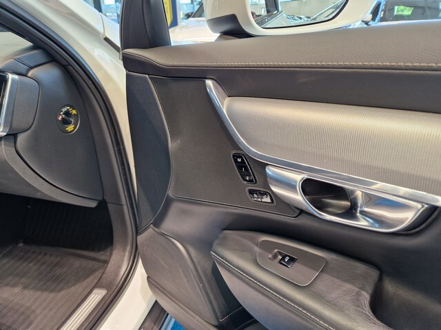 Volvo V90 Cross Country vaihtoauto