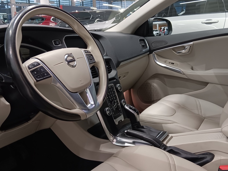 Volvo V40 vaihtoauto