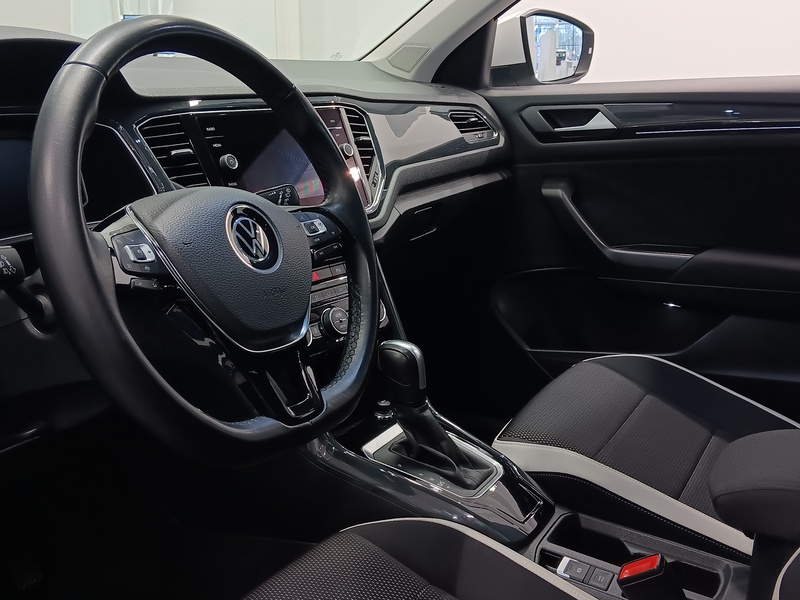 Volkswagen T-Roc vaihtoauto