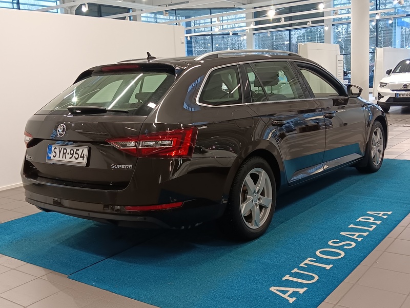 Skoda Superb vaihtoauto