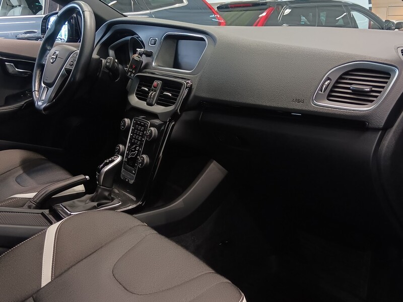 Volvo V40 Cross Country vaihtoauto