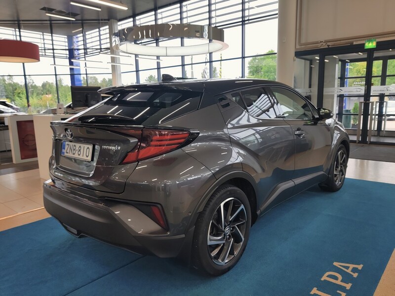 Toyota C-HR vaihtoauto