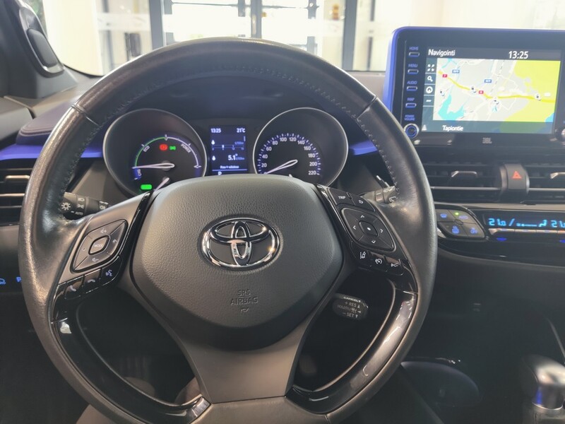 Toyota C-HR vaihtoauto