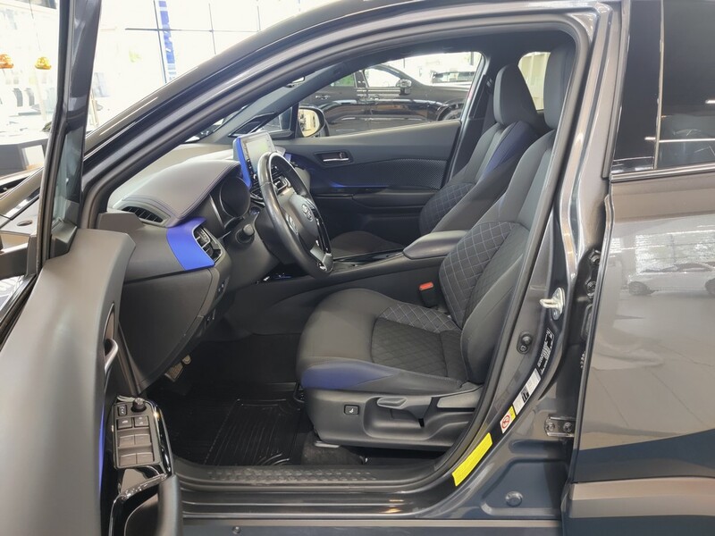 Toyota C-HR vaihtoauto