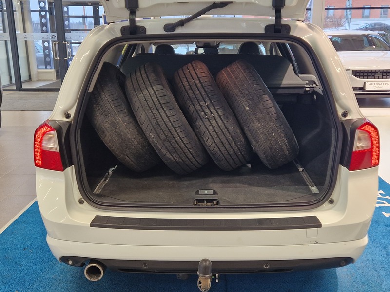 Volvo V70 vaihtoauto