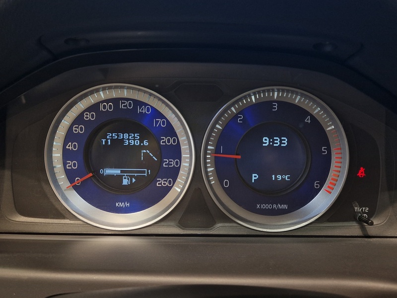 Volvo V70 vaihtoauto