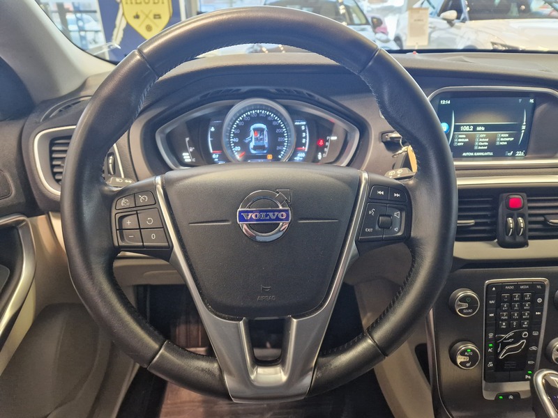 Volvo V40 Cross Country vaihtoauto