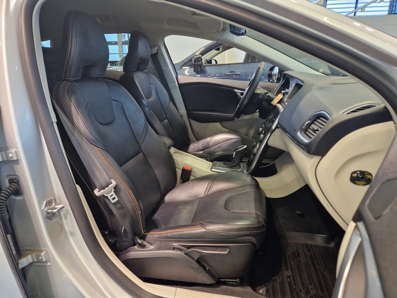 Volvo V40 Cross Country vaihtoauto