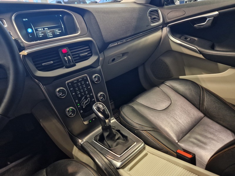 Volvo V40 Cross Country vaihtoauto