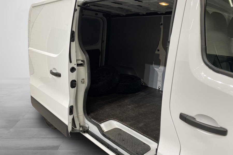 Nissan NV300 vaihtoauto