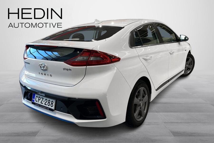 Hyundai IONIQ hybrid vaihtoauto