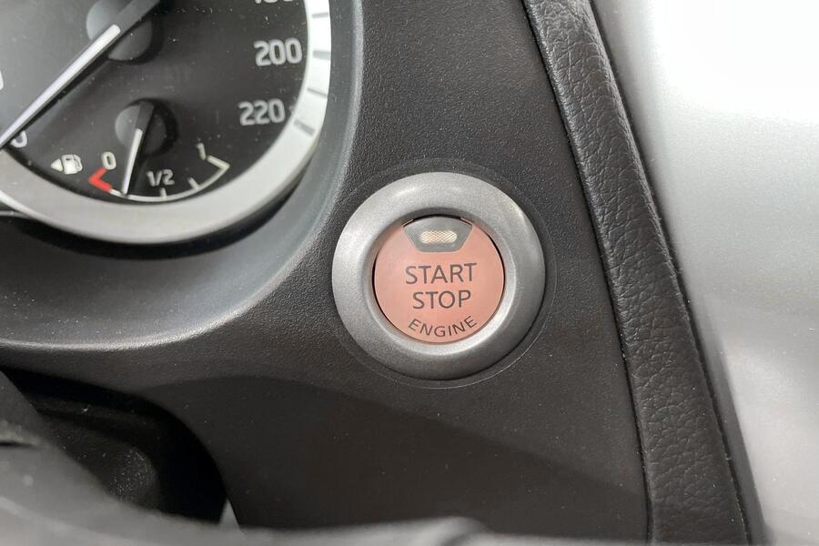 Nissan Navara vaihtoauto