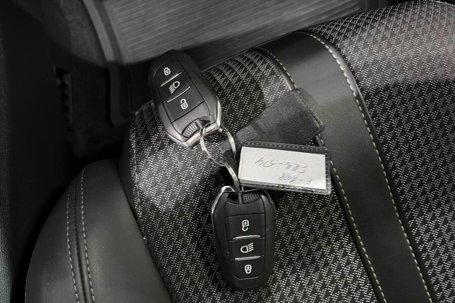 Peugeot e-2008 vaihtoauto