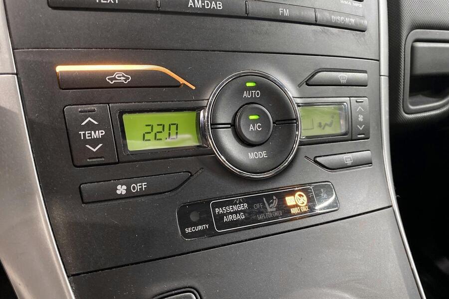 Toyota Auris vaihtoauto