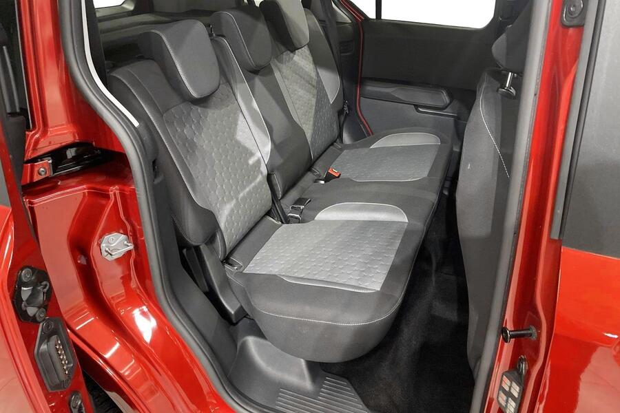 Ford Tourneo Courier vaihtoauto