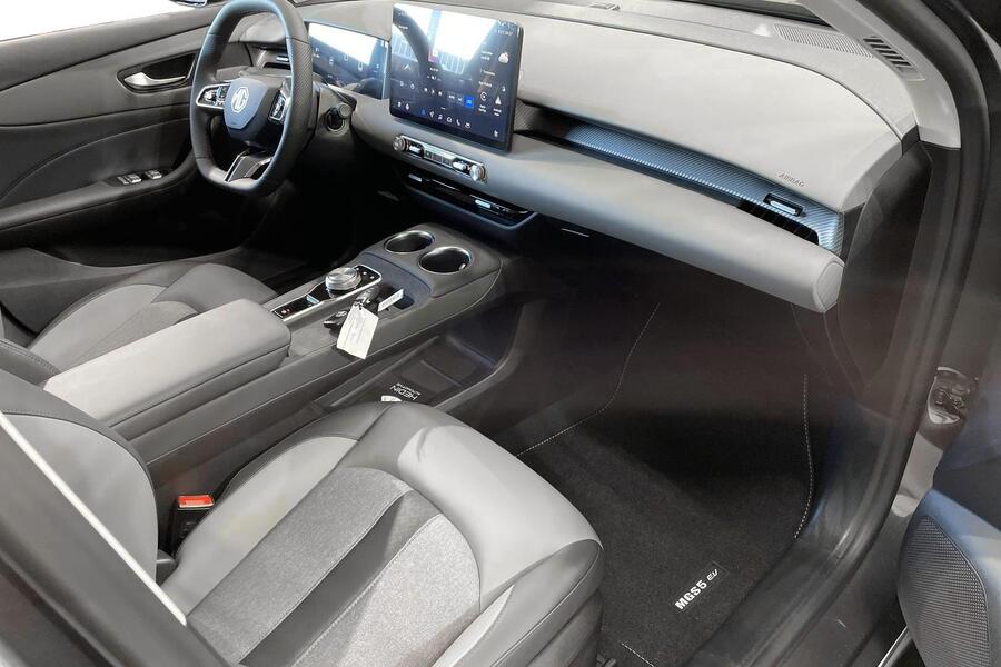 MG MGS5 EV vaihtoauto