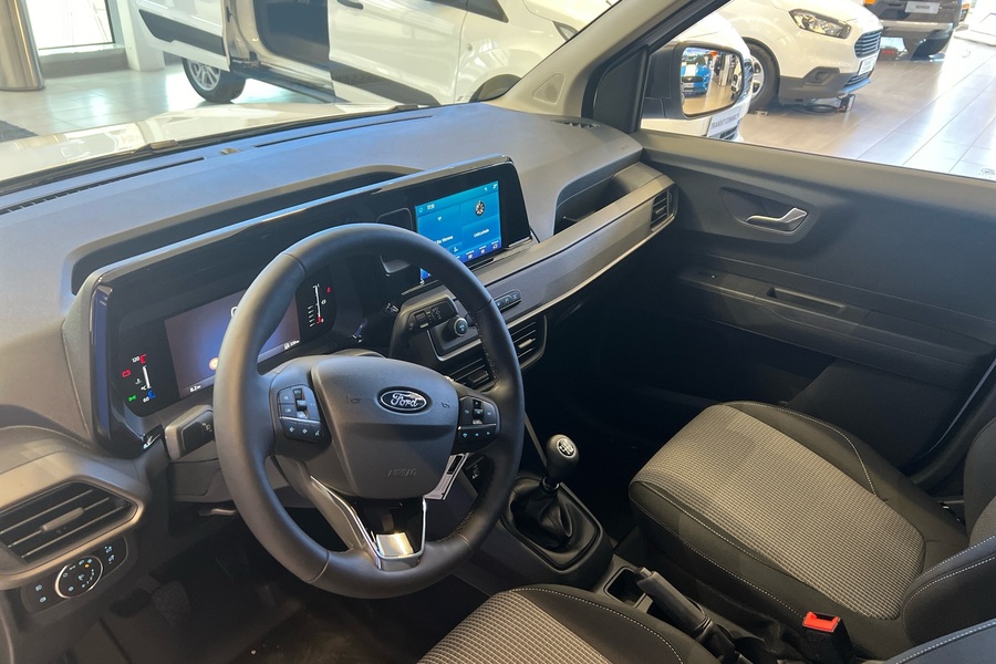 Ford Transit Courier vaihtoauto