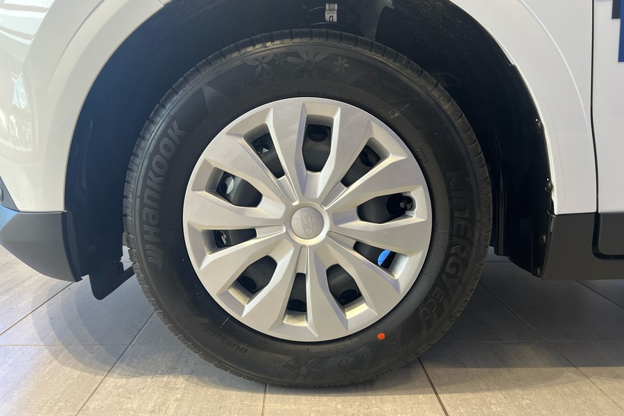 Ford Transit Courier vaihtoauto