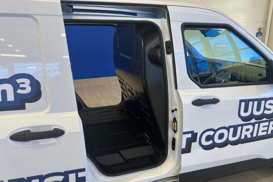 Ford Transit Courier vaihtoauto