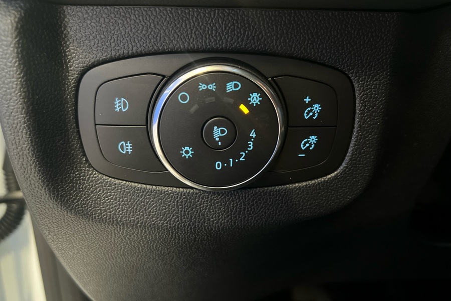 Ford Transit Courier vaihtoauto