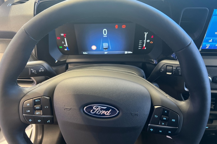 Ford Transit Courier vaihtoauto