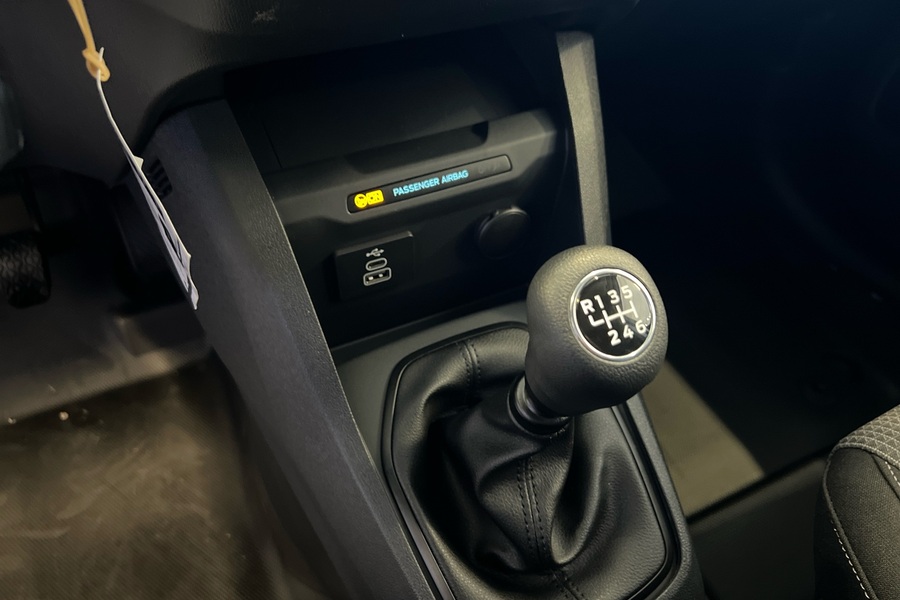 Ford Transit Courier vaihtoauto