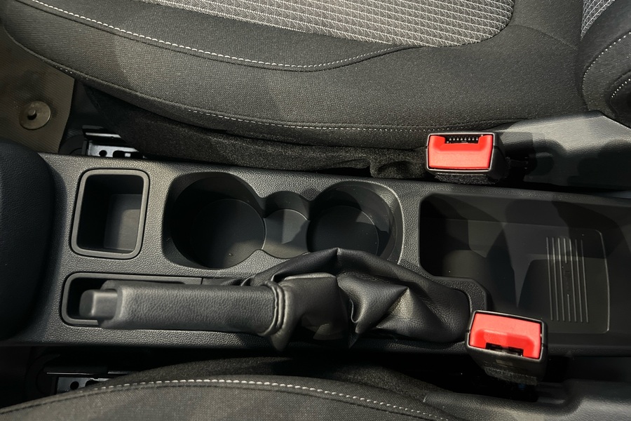 Ford Transit Courier vaihtoauto