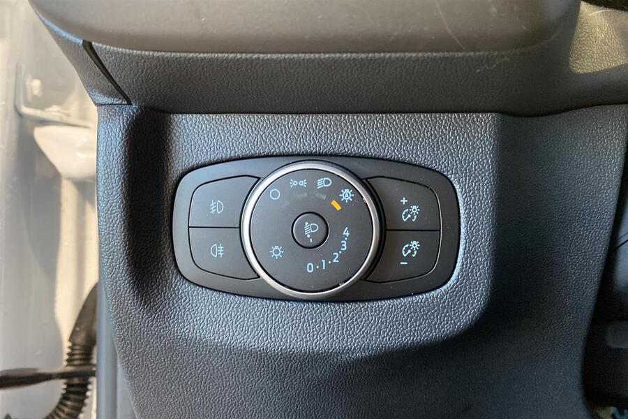 Ford Transit Courier vaihtoauto