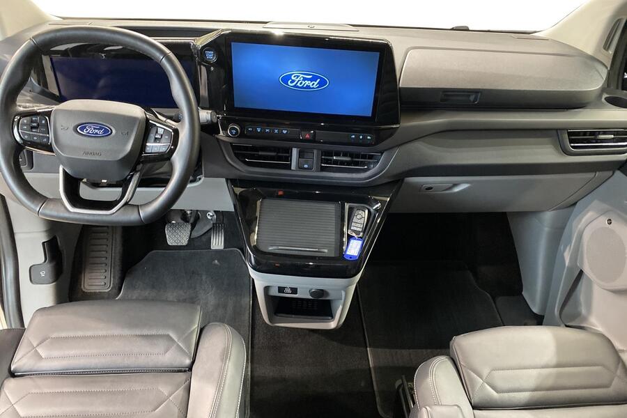 Ford Tourneo Custom vaihtoauto