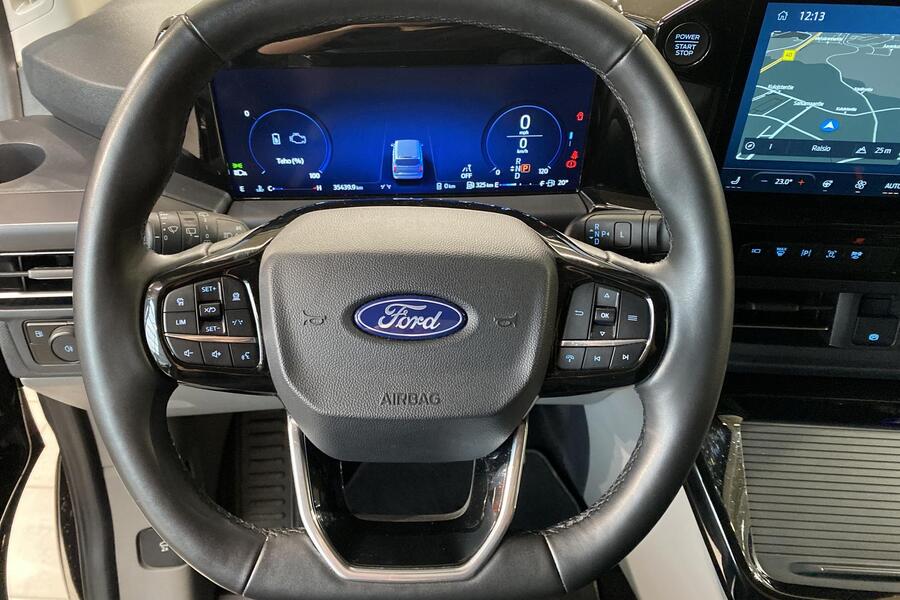 Ford Tourneo Custom vaihtoauto