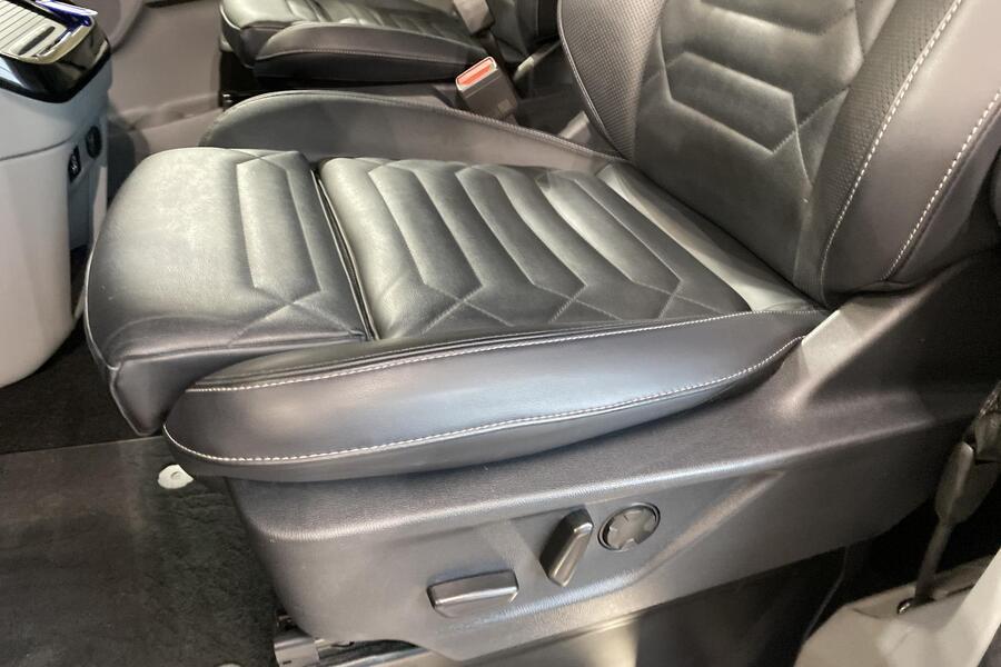 Ford Tourneo Custom vaihtoauto