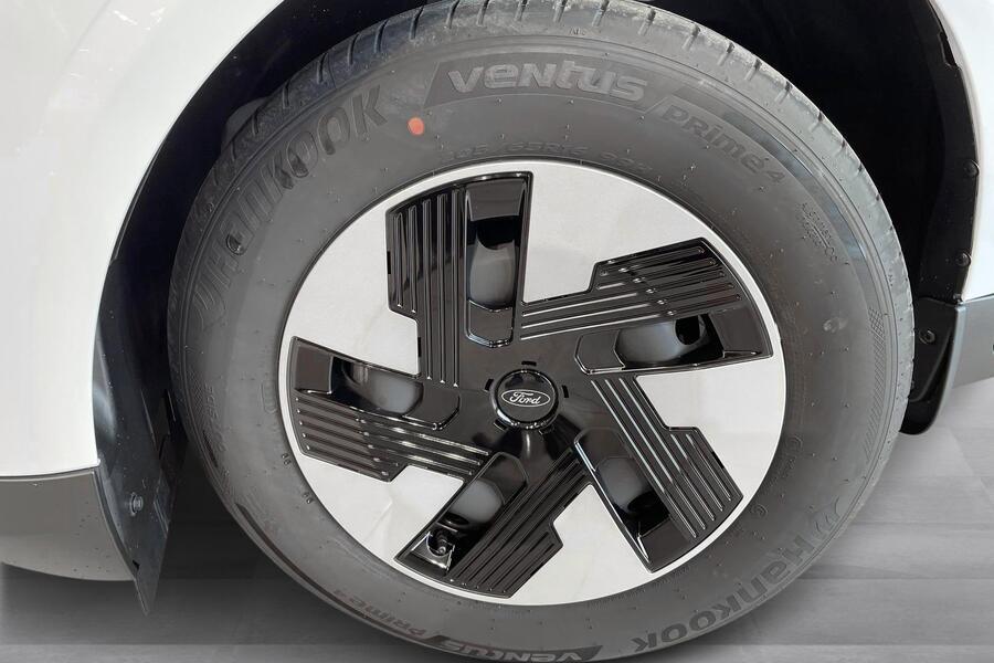 Ford Transit Courier vaihtoauto