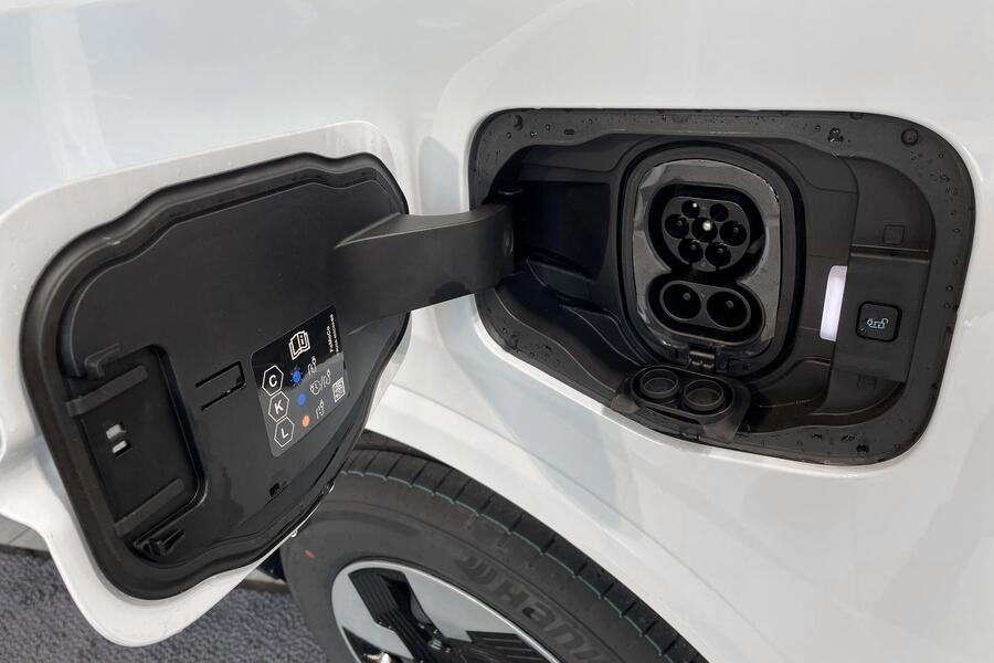 Ford Transit Courier vaihtoauto