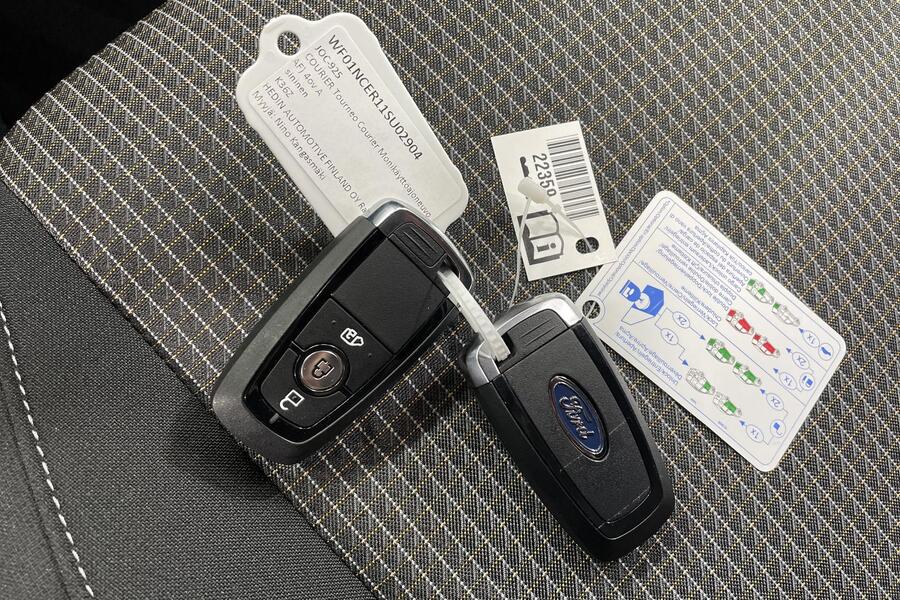 Ford Tourneo Courier vaihtoauto