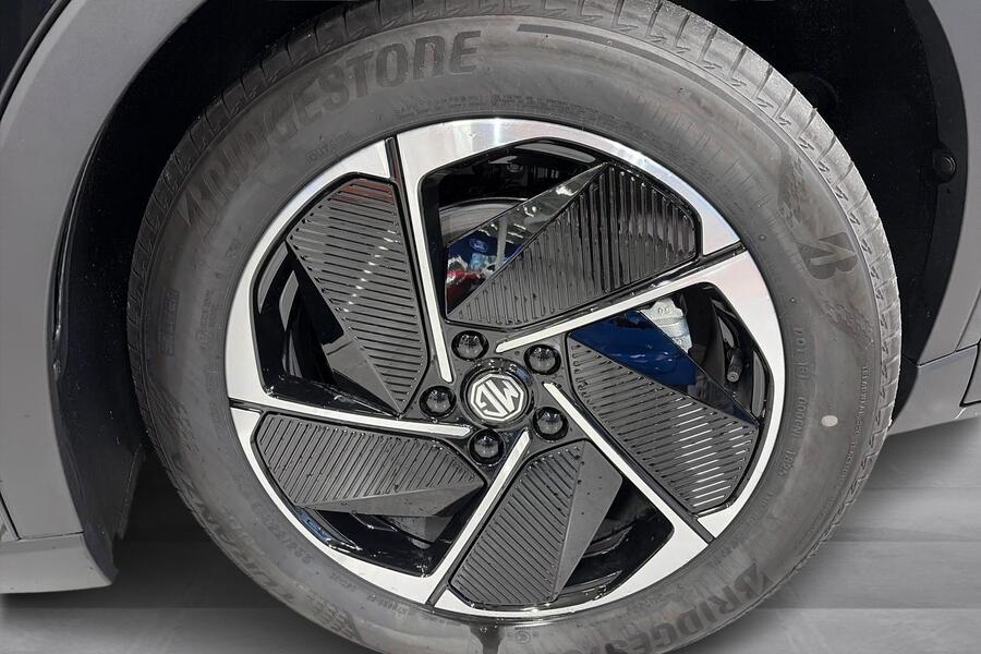 MG MGS5 EV vaihtoauto