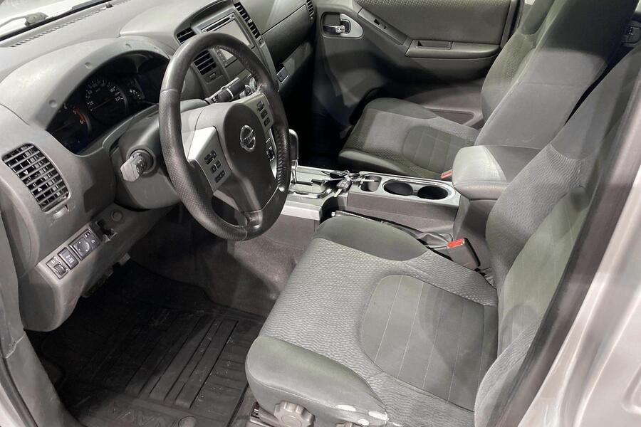 Nissan Navara vaihtoauto