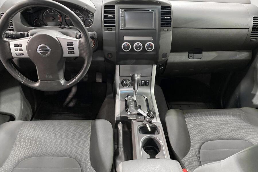 Nissan Navara vaihtoauto