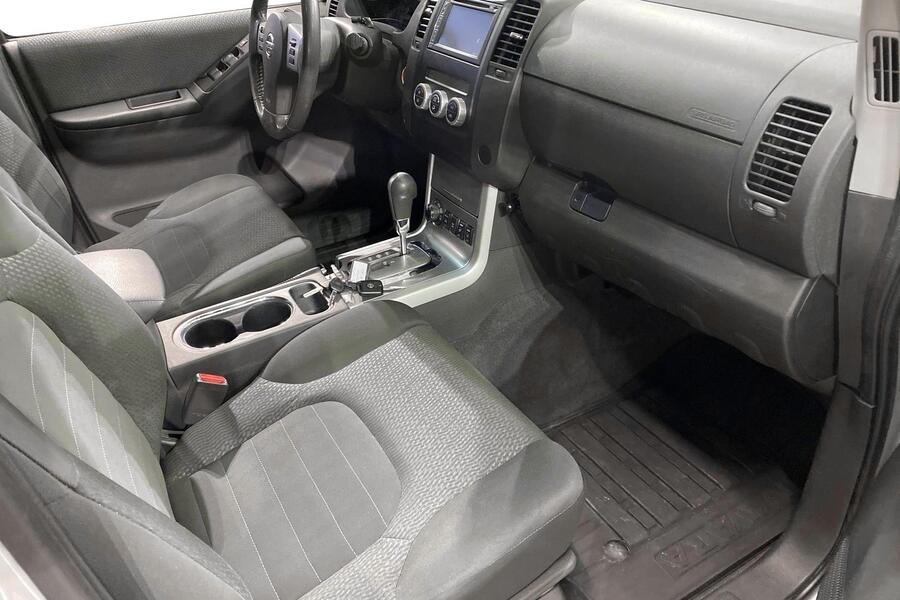 Nissan Navara vaihtoauto