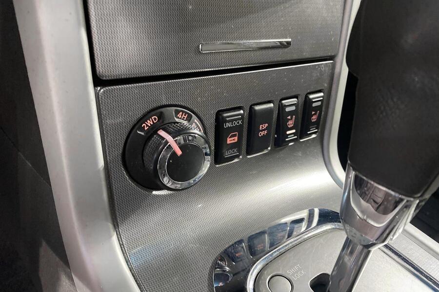 Nissan Navara vaihtoauto