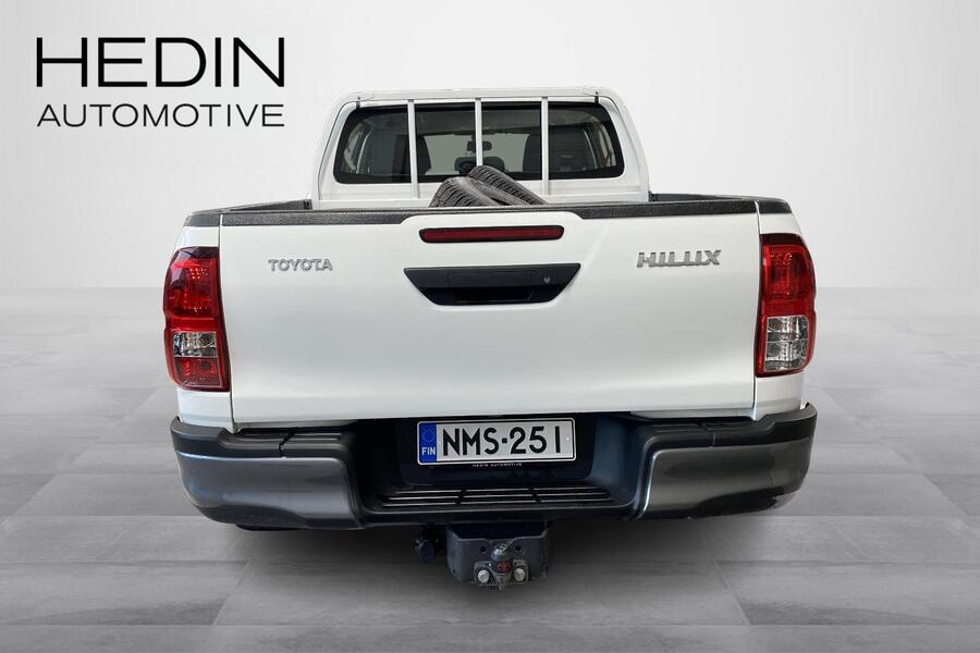 Toyota Hilux vaihtoauto