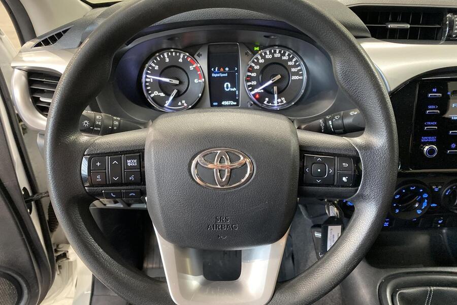 Toyota Hilux vaihtoauto