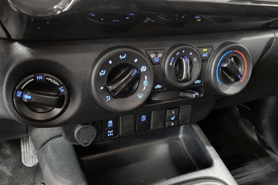 Toyota Hilux vaihtoauto