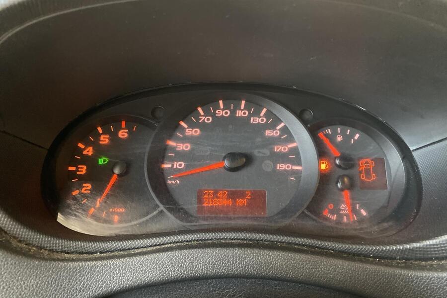 Nissan NV400 vaihtoauto