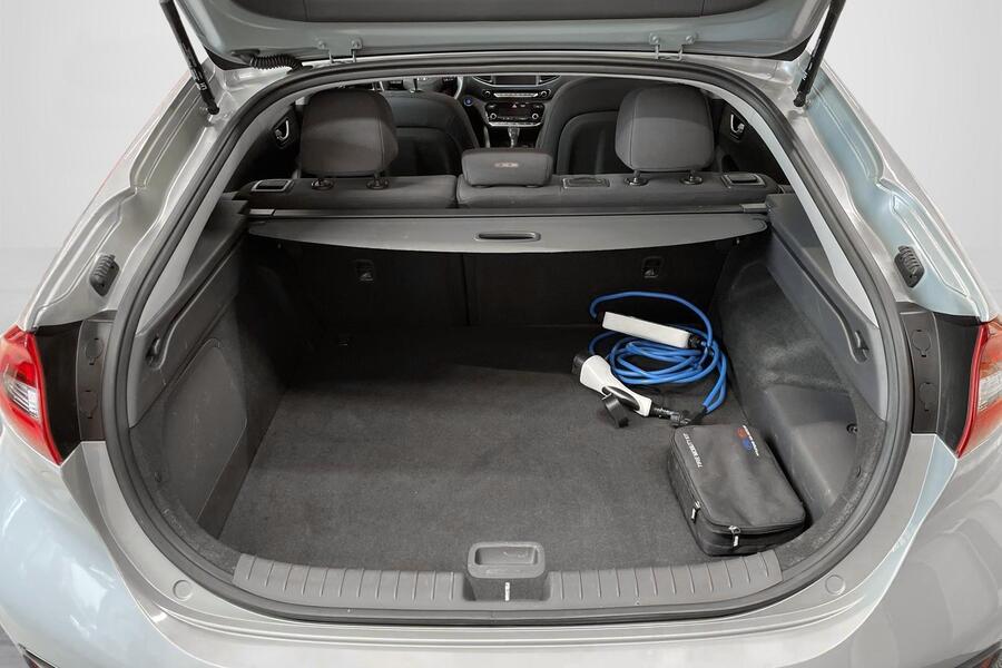 Hyundai IONIQ plug-in vaihtoauto