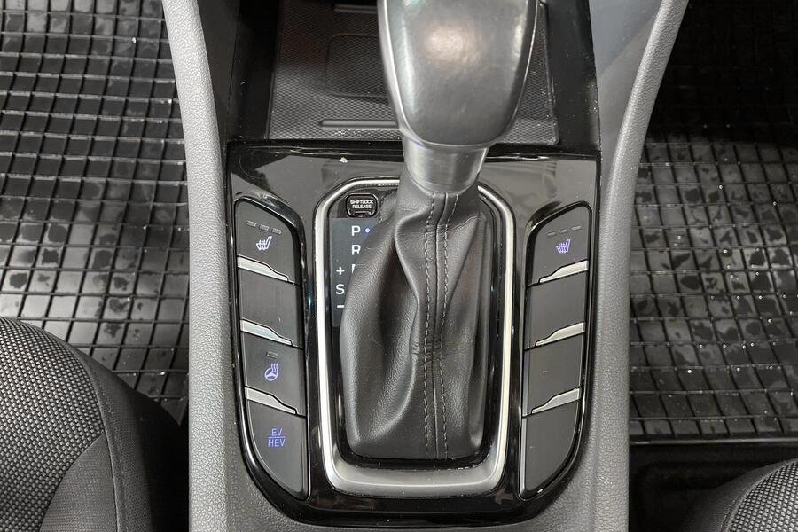 Hyundai IONIQ plug-in vaihtoauto