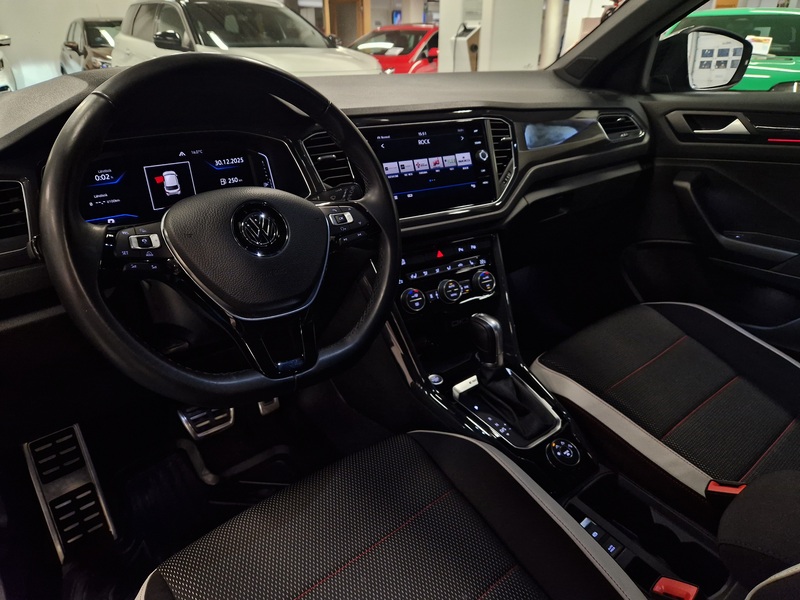 Volkswagen T-Roc vaihtoauto