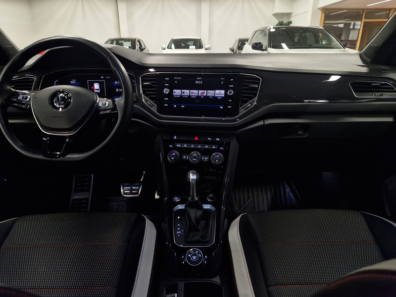 Volkswagen T-Roc vaihtoauto