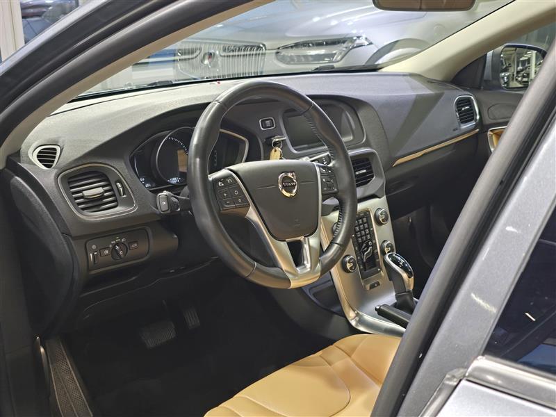 Volvo V40 vaihtoauto