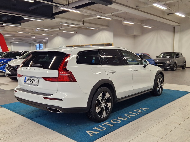 Volvo V60 Cross Country vaihtoauto